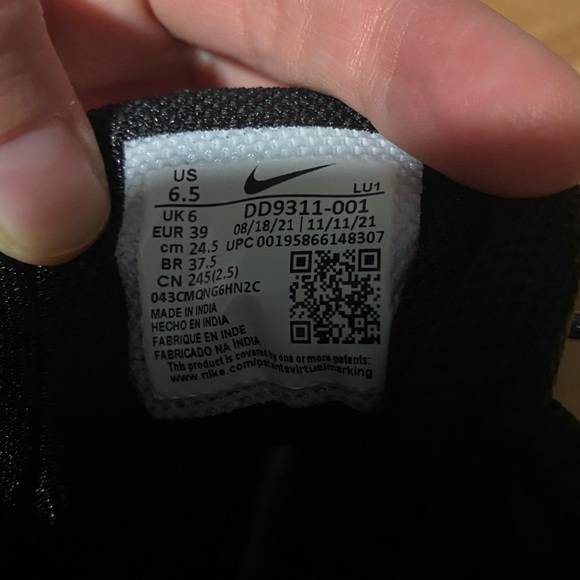 Nike Fly By Mid 3 Basketball Sneaker. - Picture 5 of 12